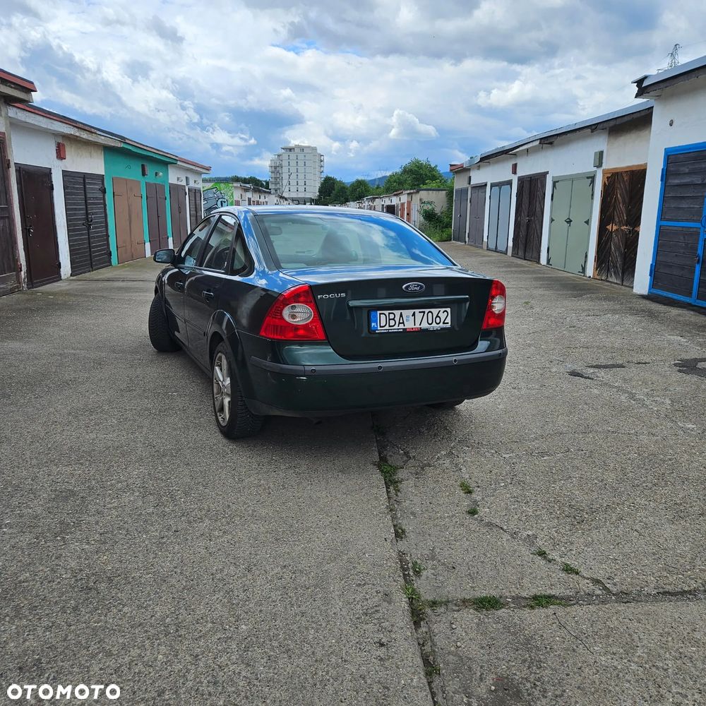 Ford Focus 1.6 Ghia - 17