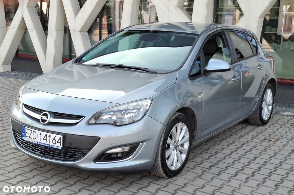 Opel Astra 1.4 Turbo Exklusiv - 2
