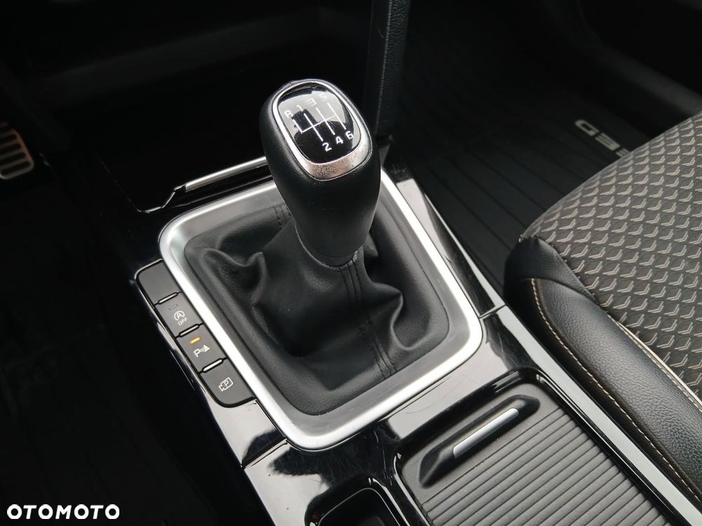 Kia Ceed 1.5 T-GDI Business Line - 15