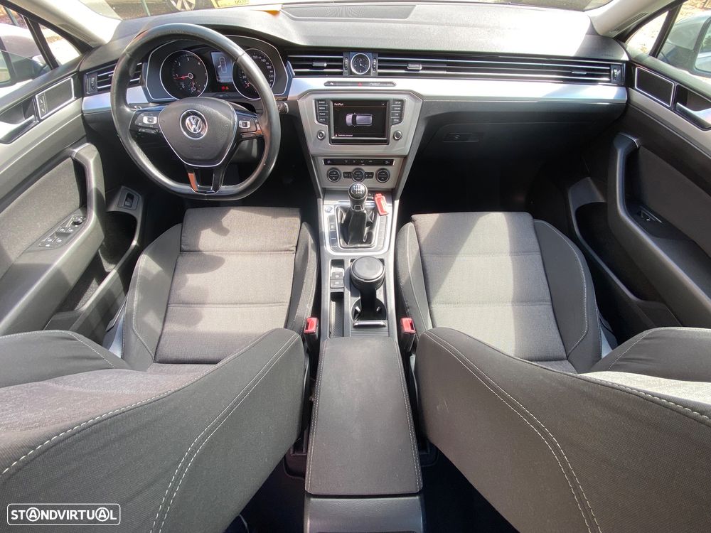 VW Passat Variant 1.6 TDI BlueMotion - 9