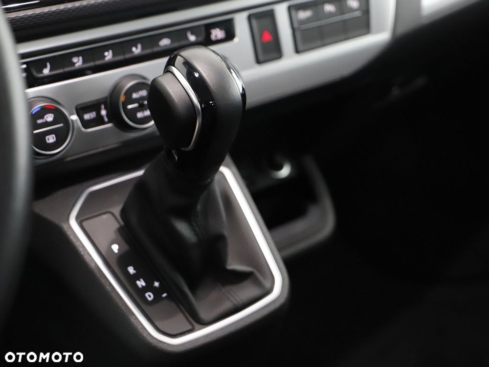 Volkswagen Multivan - 13