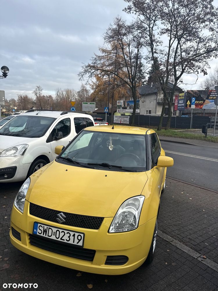 Suzuki Swift 1.3 GC - 2