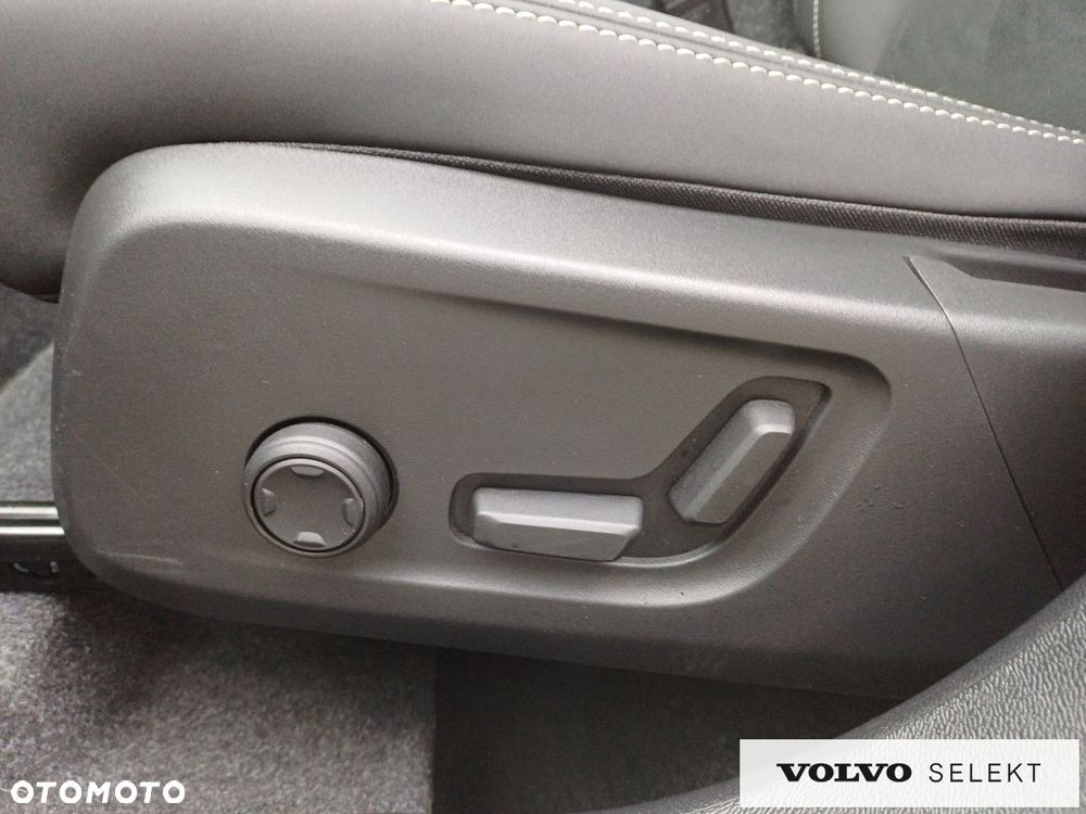 Volvo XC 40 - 22