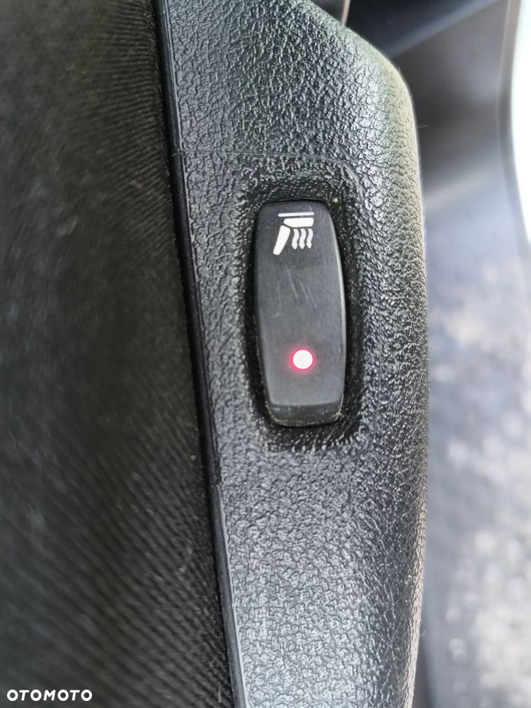 Renault Trafic L2H1 1.6 diesel 140kM 2014rok WEBASTO, CZUJNIKI PARKOWANIA, HAK, BAGAŻNIK DACHOWY, drzwi przesuwne z obu stron, stan BDB, BEZWPADKOWY! - 34