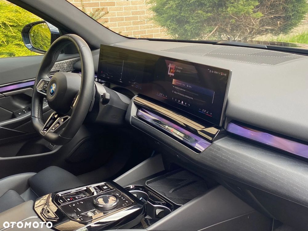 BMW Seria 5 550e xDrive PHEV M Sport - 9
