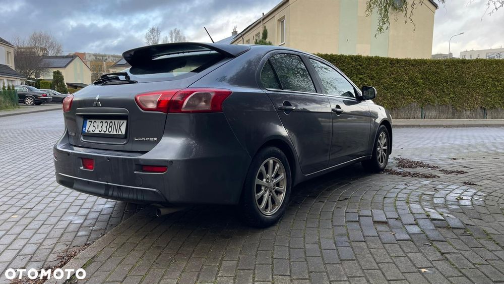 Mitsubishi Lancer 1.6 Invite - 4