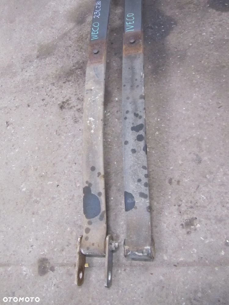 iveco daily 06->resory tył - 3