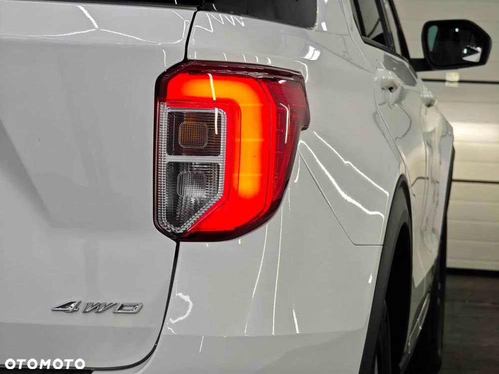 Ford Explorer EcoBoost Plug-in Hybrid PLATINUM - 17
