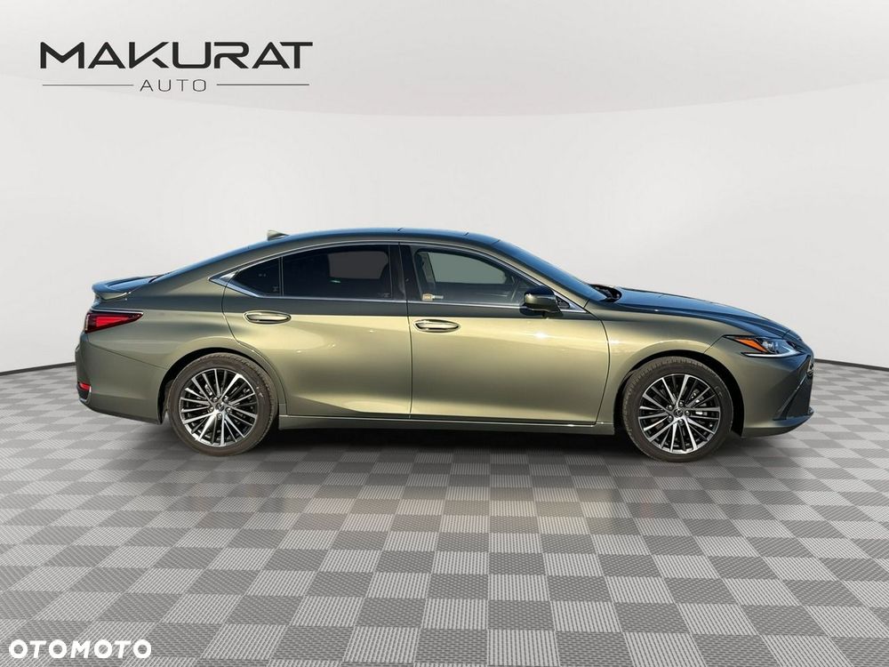 Lexus ES - 9