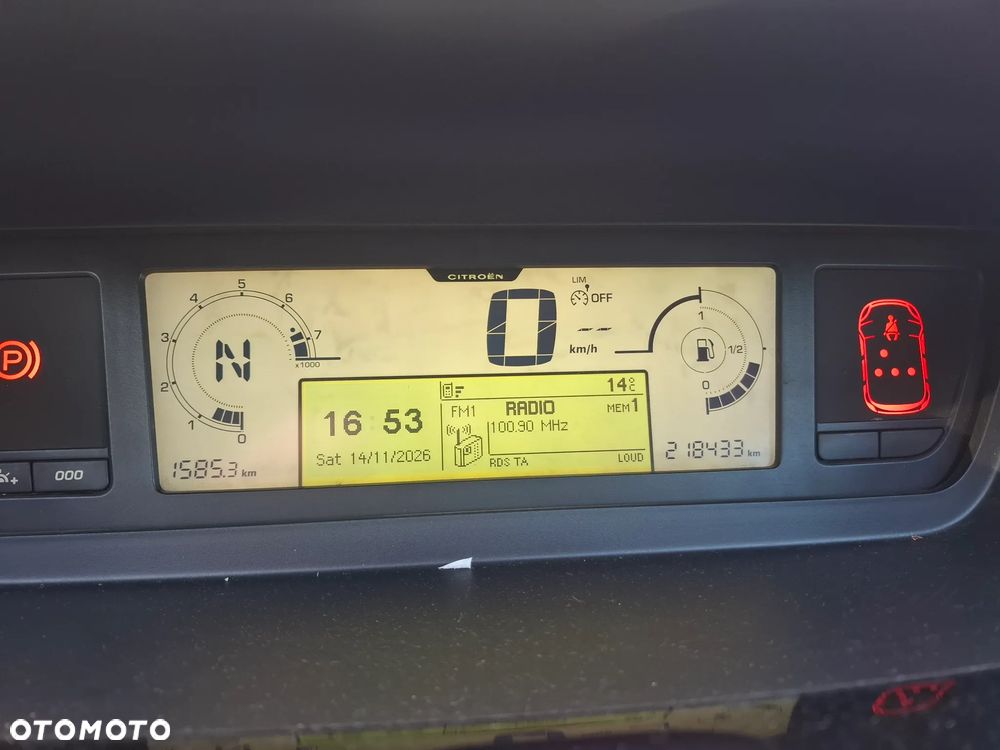 Citroen C4 2011 photo 3