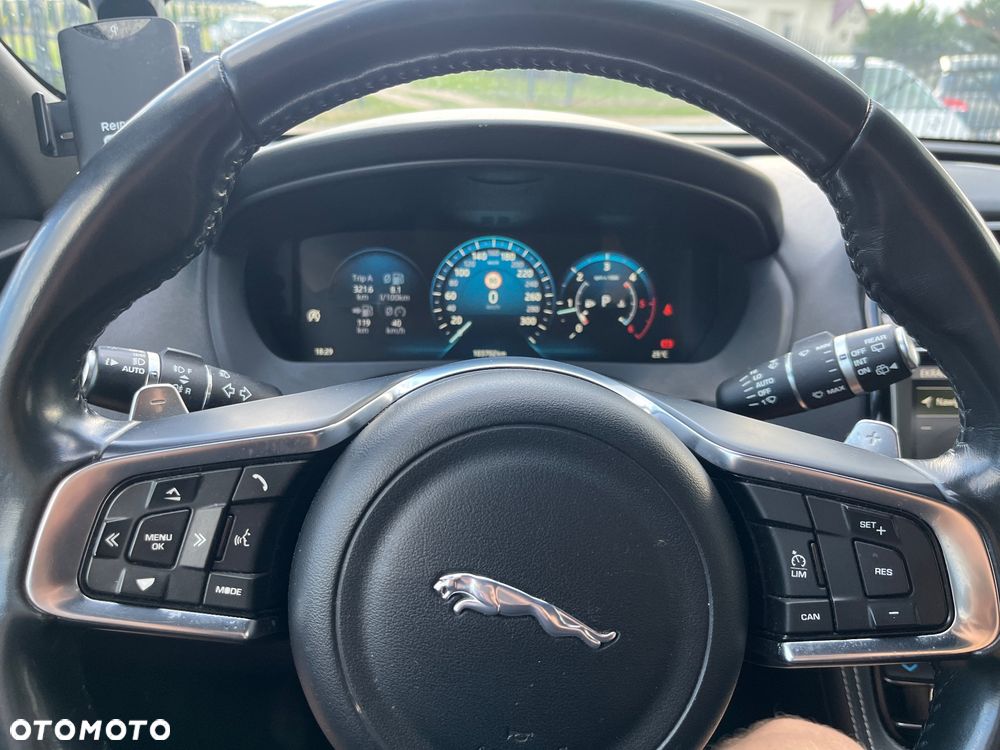 Jaguar F-Pace 20d AWD R-Sport - 2