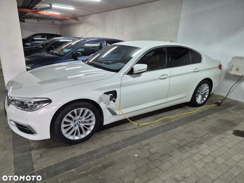 BMW Seria 5 530e iPerformance xDrive Luxury Line - 19
