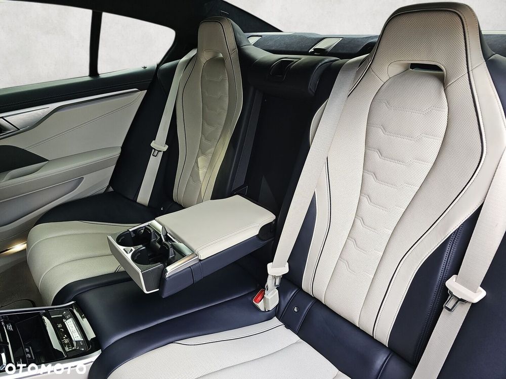 BMW Seria 8 - 24