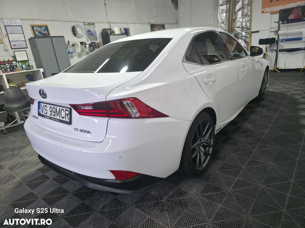 Lexus Seria IS 300h Aut. F Sport - 5