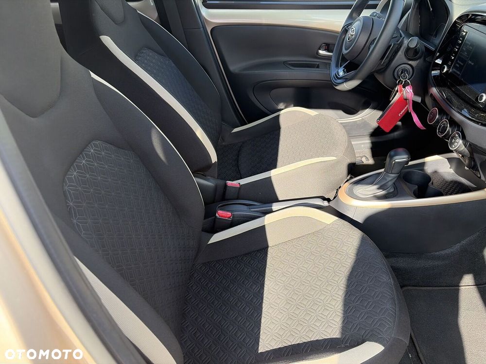 Toyota Aygo X 1.0 VVT-i Style CVT - 10