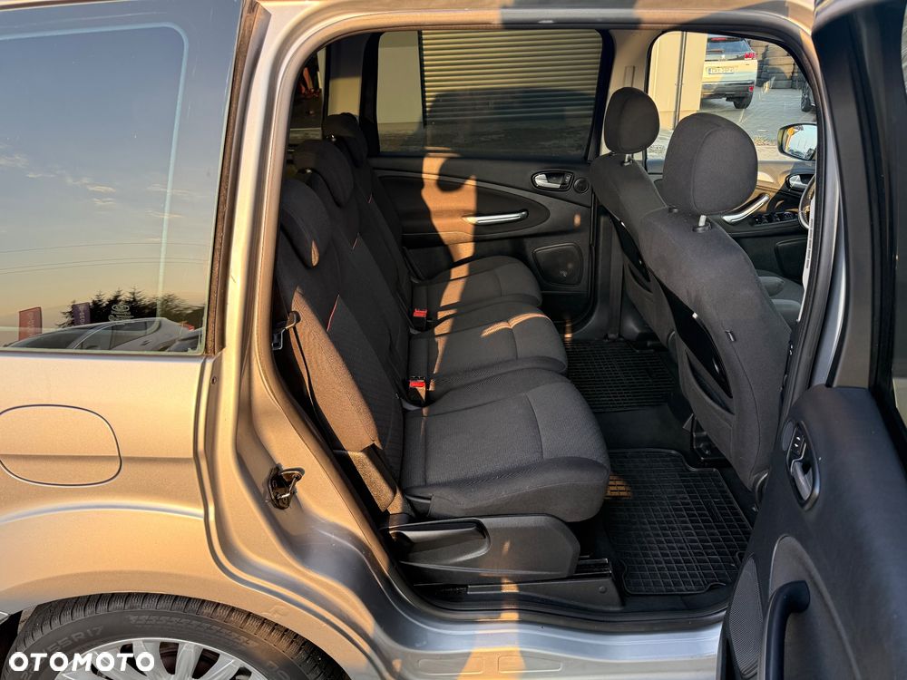 Ford Galaxy 2.0 TDCi Ambiente - 9