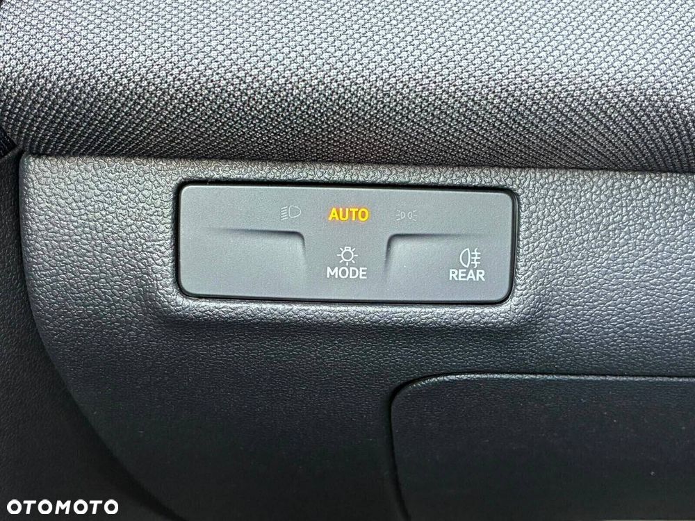 Volkswagen T-Roc - 23