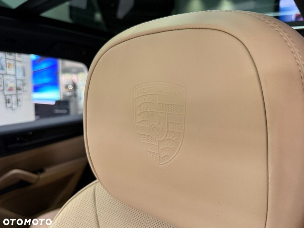Porsche Cayenne - 17