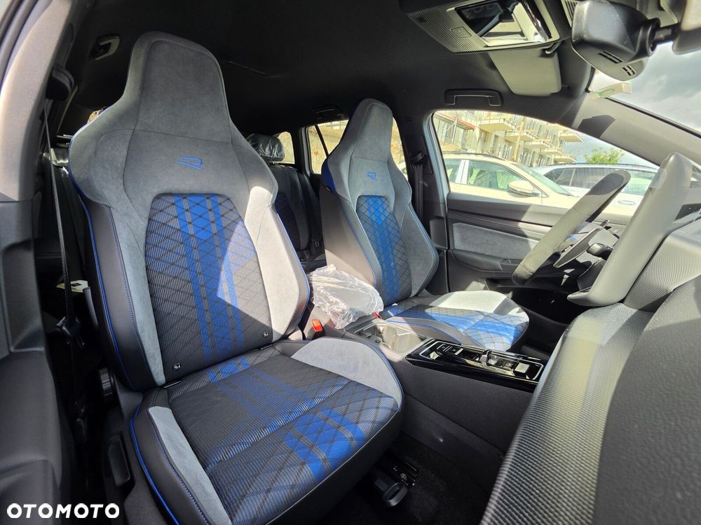 Volkswagen Golf - 25