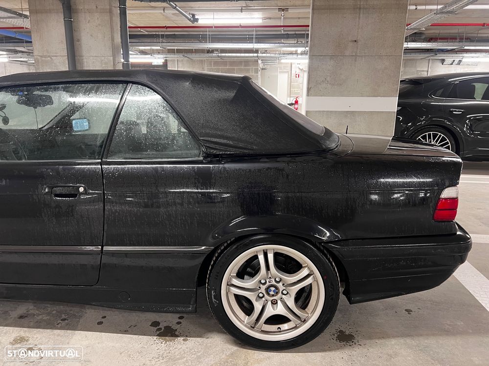 BMW 320 i Touring - 15