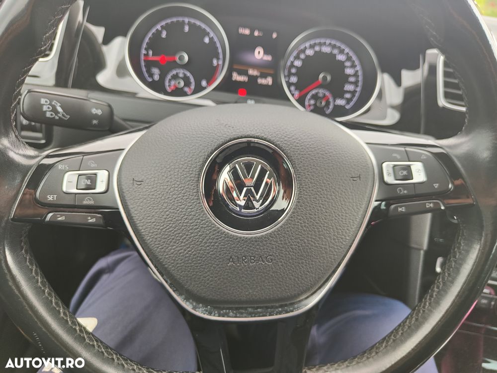 Volkswagen Golf - 12