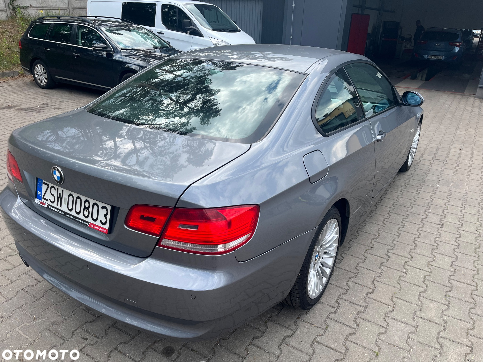BMW Seria 3 320i Coupe - 10