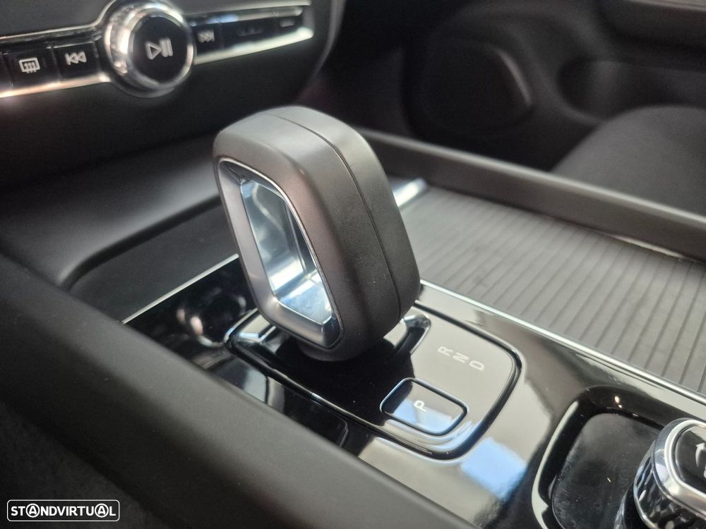 Volvo V60 2.0 B4 Momentum Plus Geartronic - 16