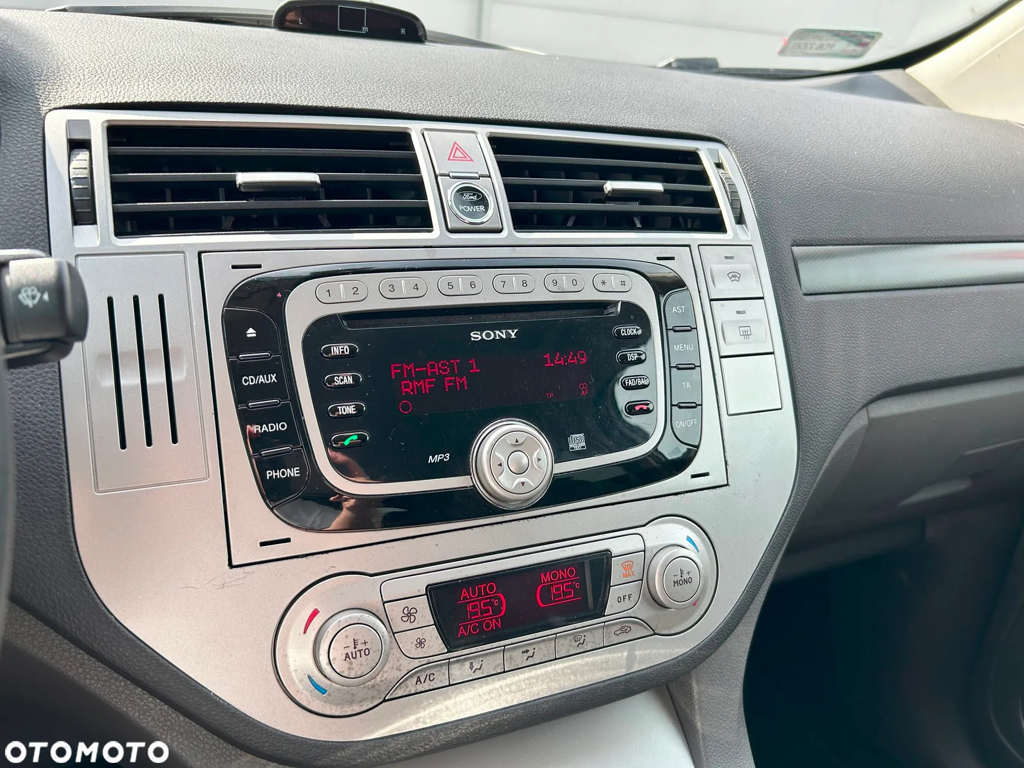 Ford Kuga - 26