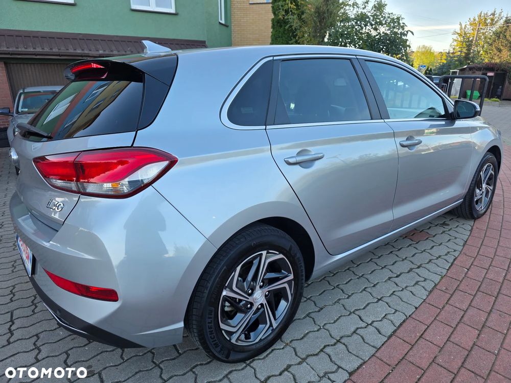 Hyundai i30 1.5 DPI Smart - 11