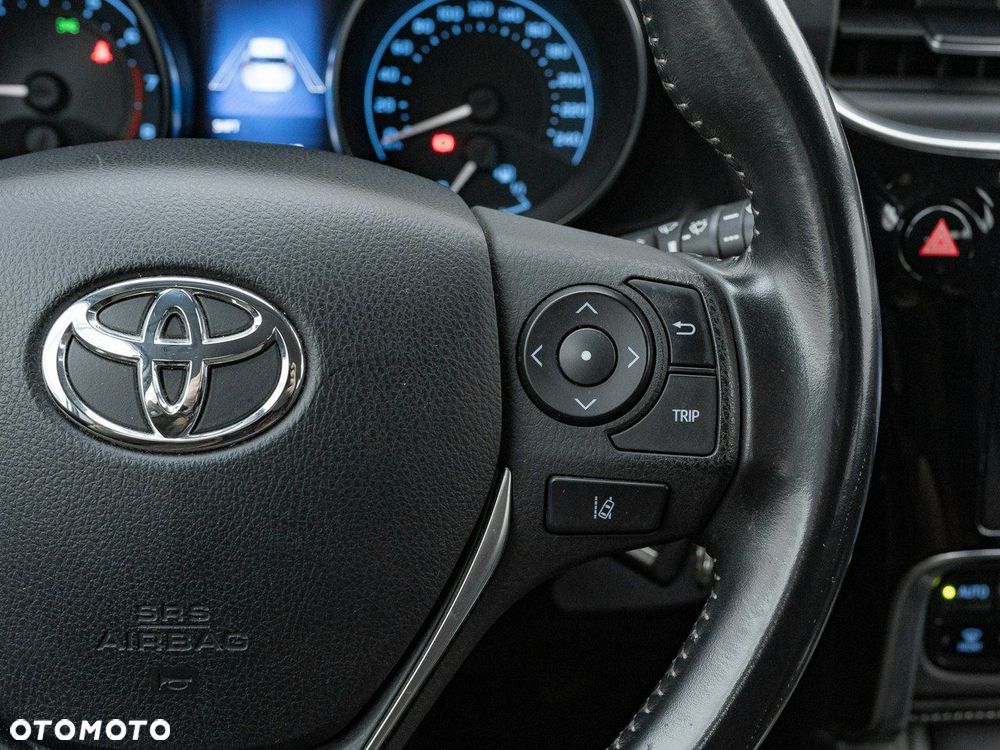 Toyota Auris 1.6 Premium - 18