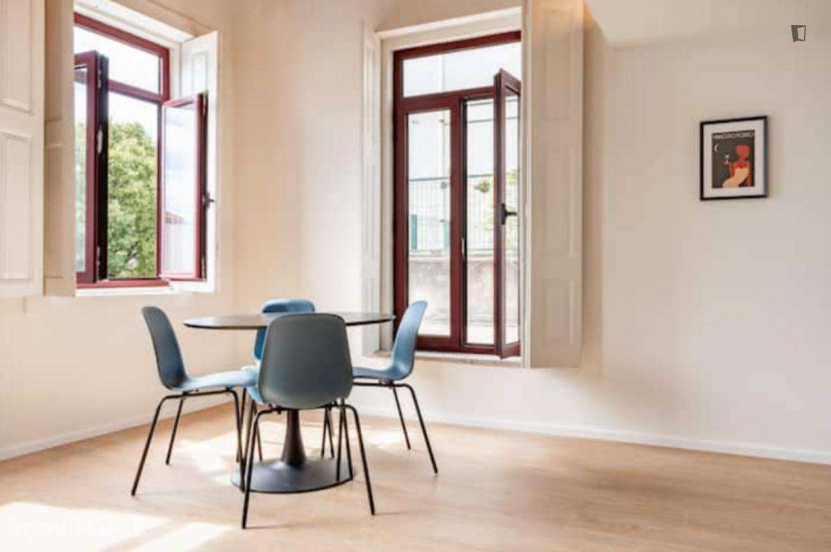 Apartamento com 1 quartos - localizado em Lordelo do Ouro Porto - Grande imagem: 4/16