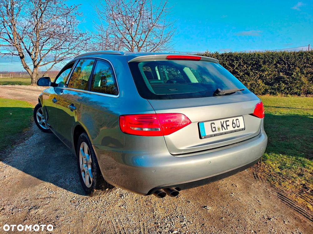 Audi A4 Avant - 16