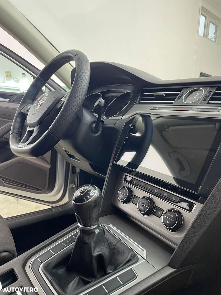 Volkswagen Passat 2.0 TDI (BlueMotion Technology) Highline - 14