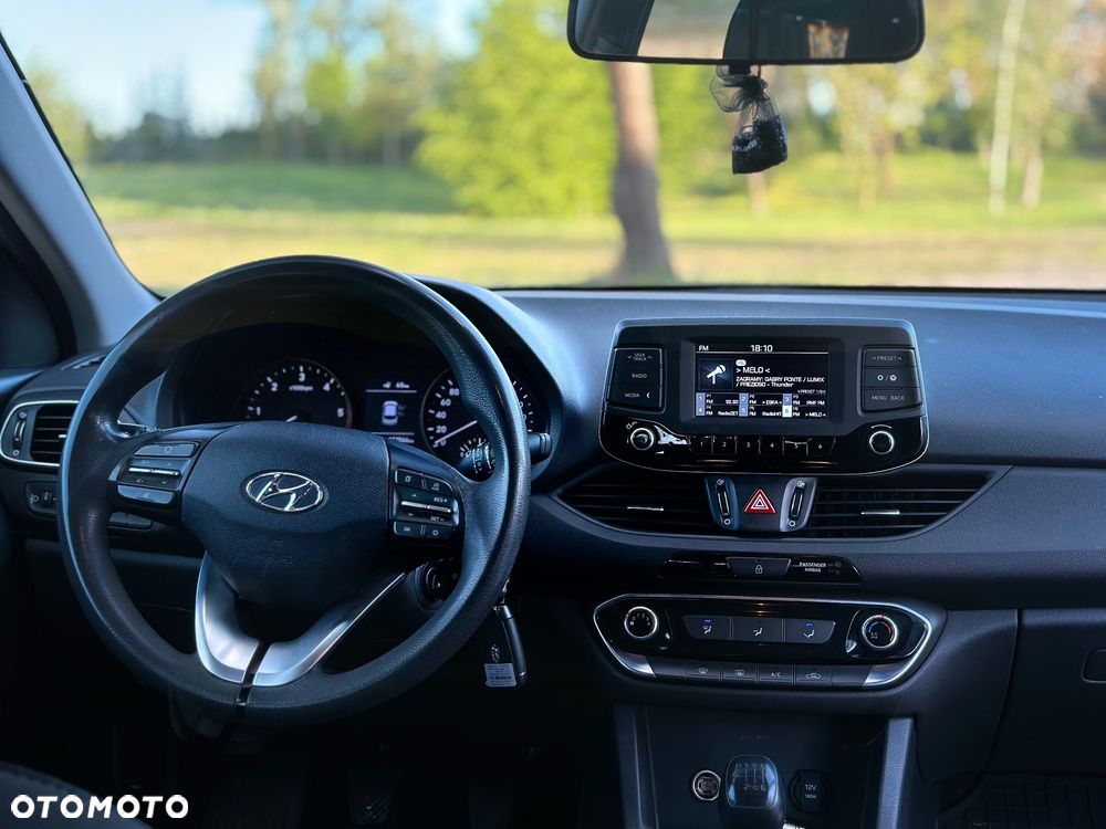Hyundai i30 1.6 D Classic + - 9