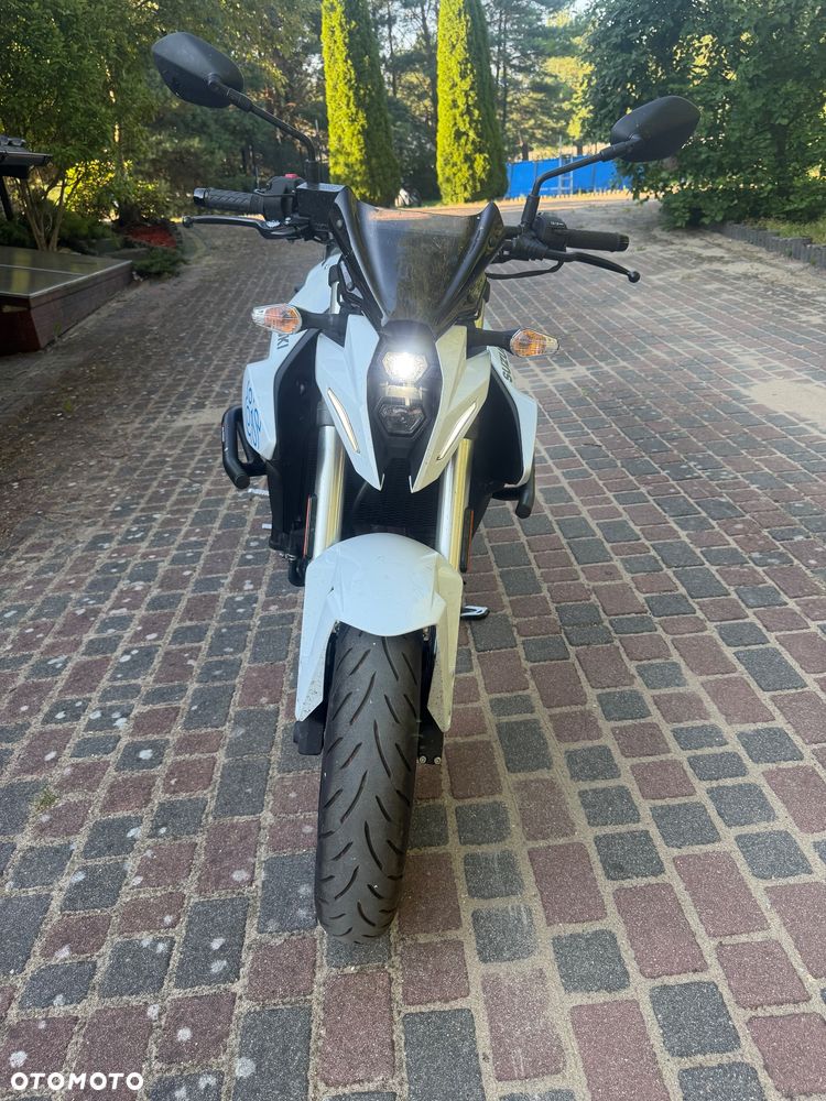 Suzuki GSX - 6
