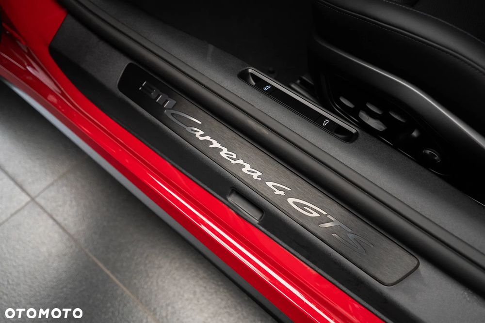 Porsche 911 Carrera T-Hybrid 4 GTS - 33
