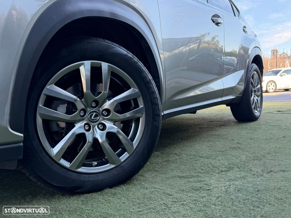 Lexus NX 300h Executive+ - 3