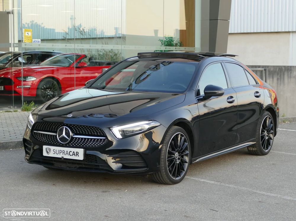 Mercedes-Benz A 250 Limousine e AMG Line - 2
