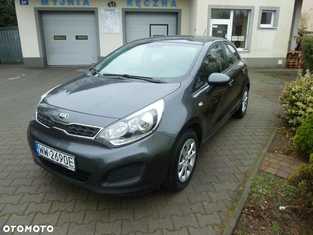 Kia Rio 1.2 L - 1