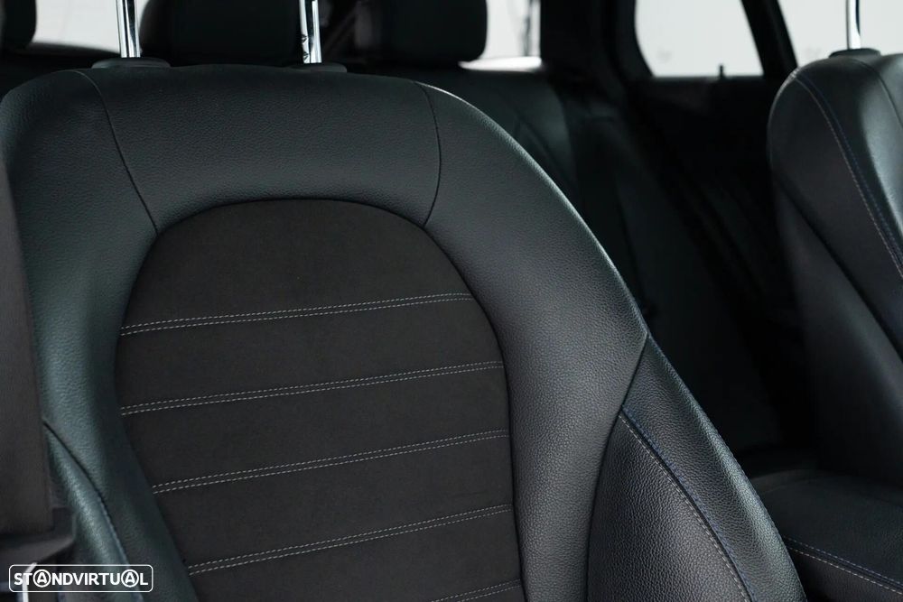 Mercedes-Benz C 300 e AMG Line - 34