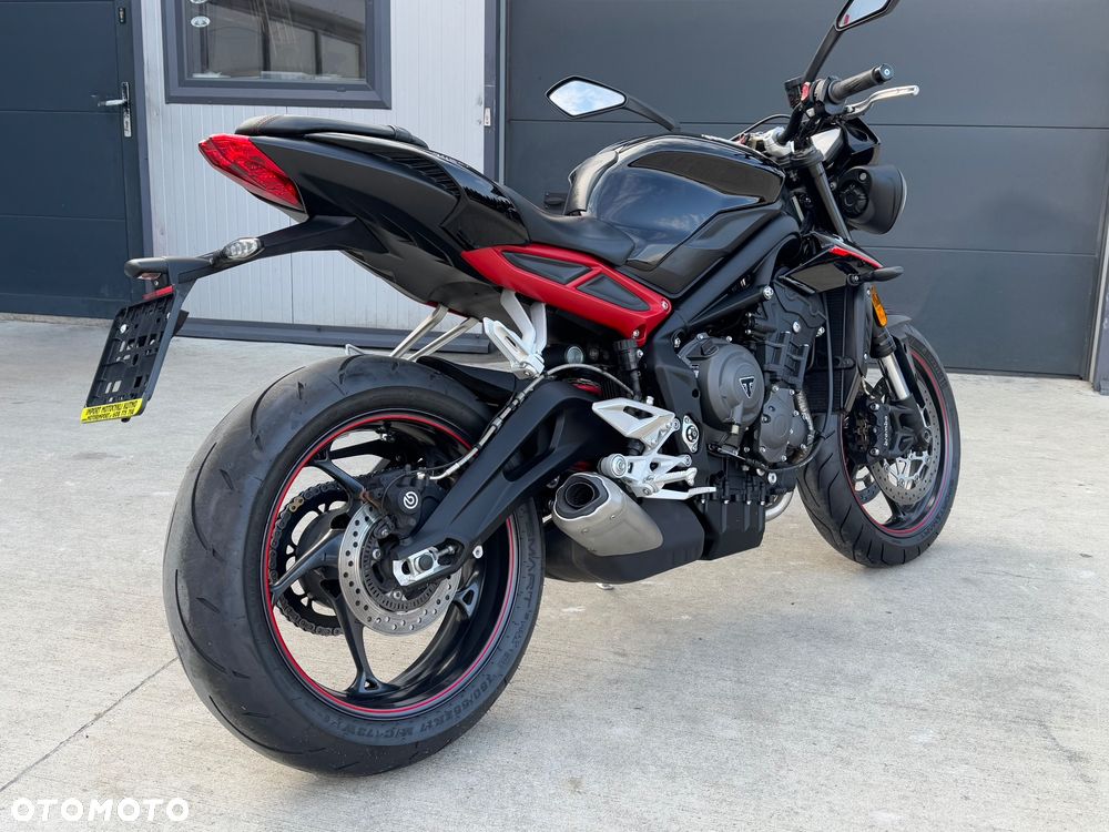 Triumph Street Triple - 4