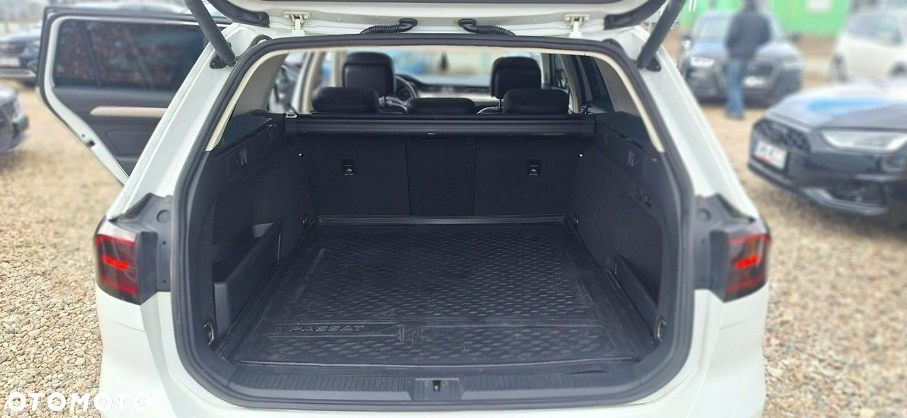 Volkswagen Passat - 21