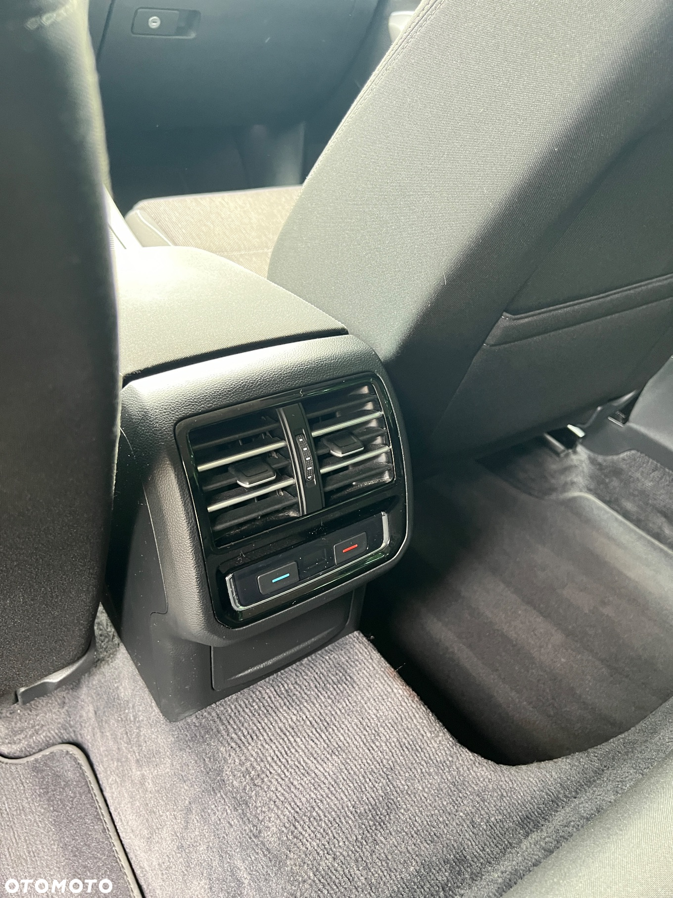 Volkswagen Passat Variant 1.6 TDI (BlueMotion Technology) Comfortline - 12