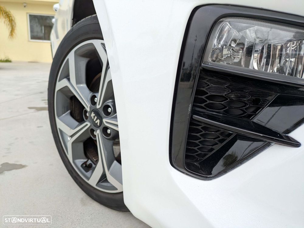 Kia Ceed SW 1.6 CRDi MHEV Drive+SRF - 9