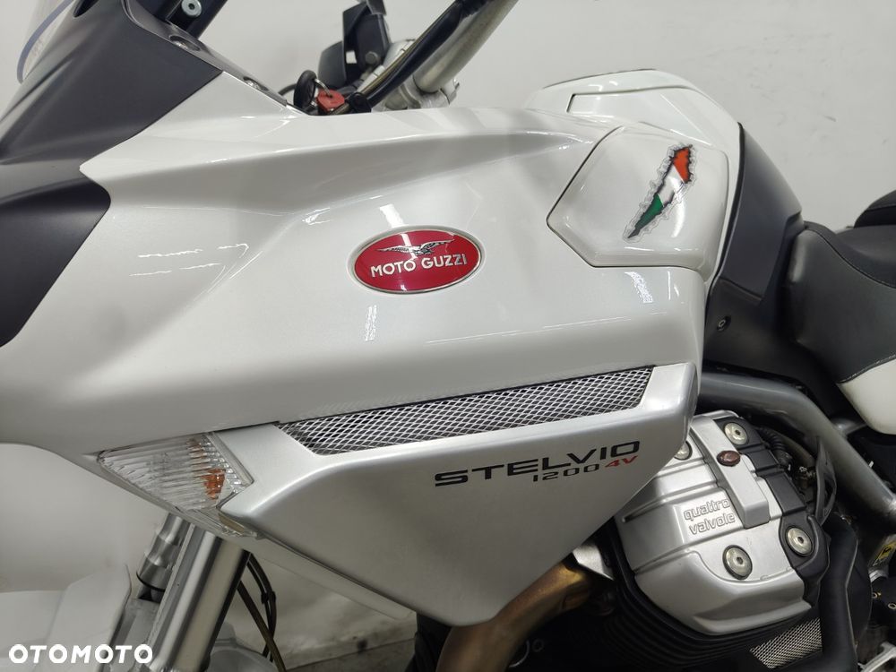 Moto Guzzi Stelvio - 21