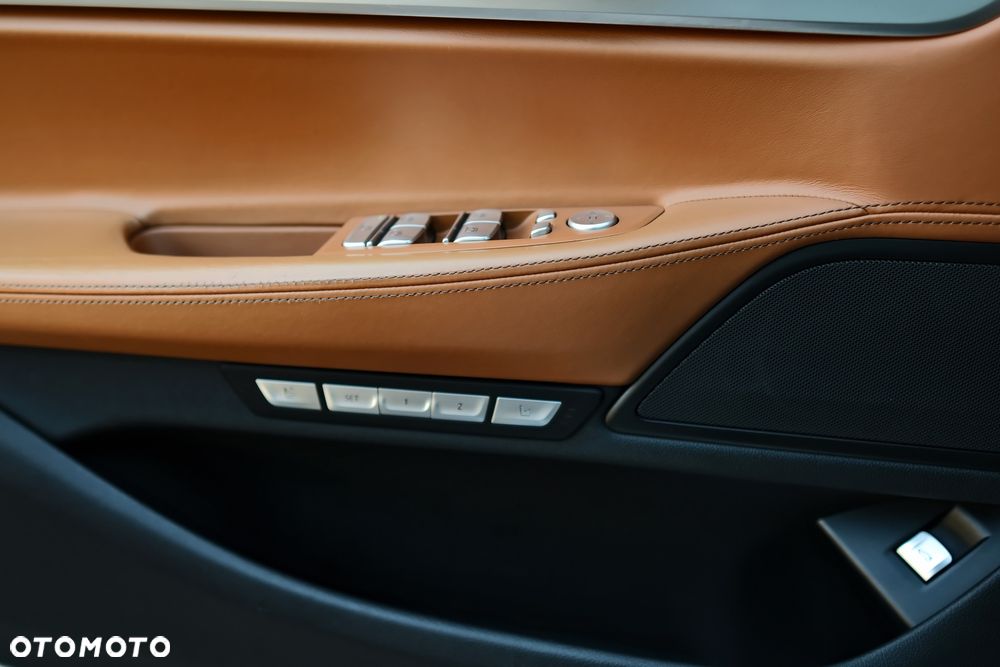 BMW Seria 7 - 20