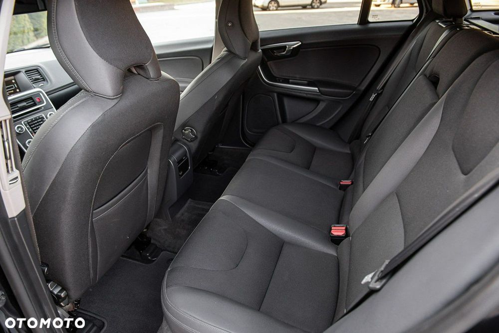 Volvo V60 D4 R-Design Momentum - 7