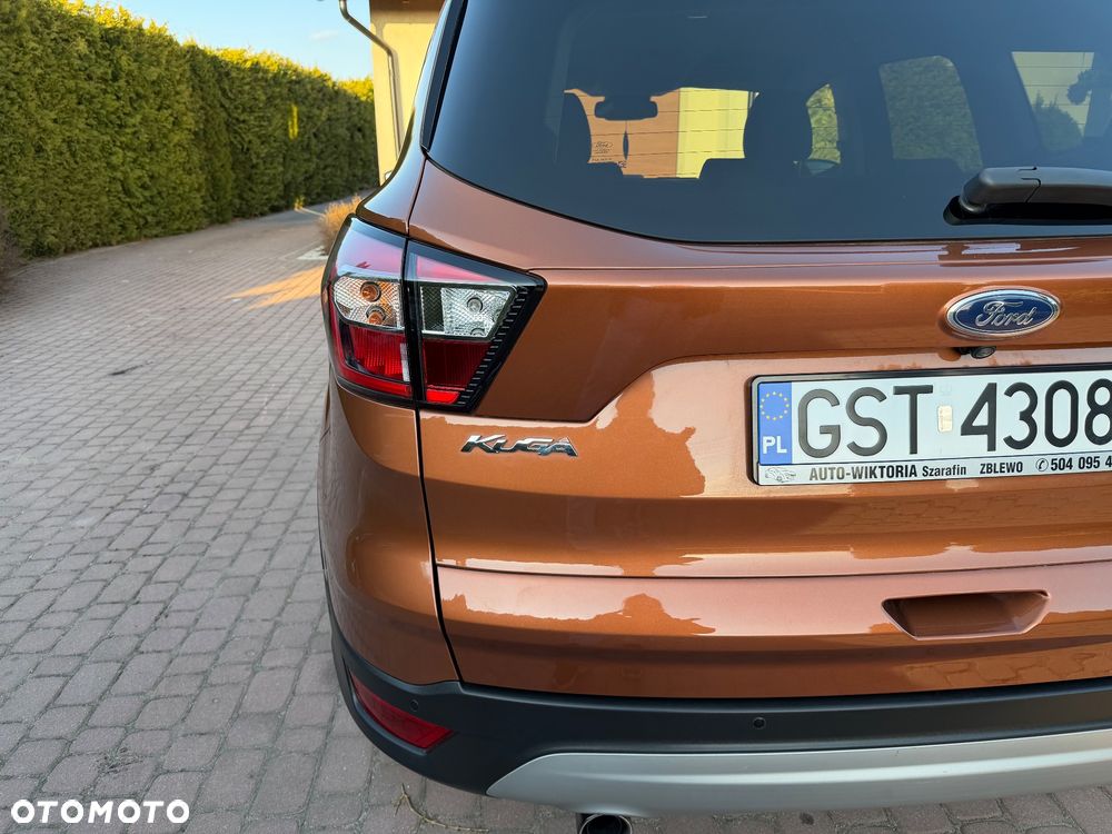 Ford Kuga 1.5 EcoBoost 2x4 Titanium - 24