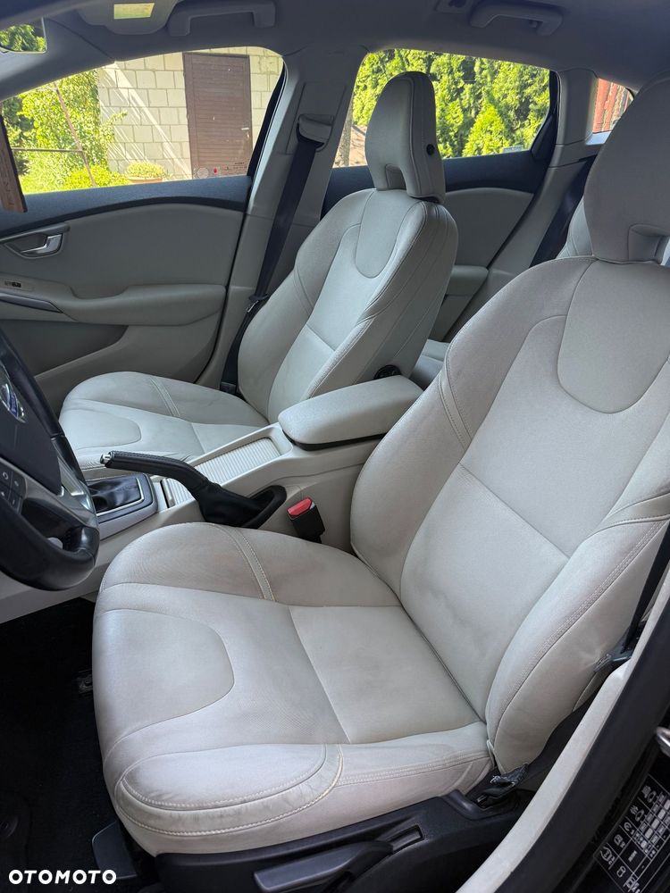 Volvo V40 D3 Momentum - 13