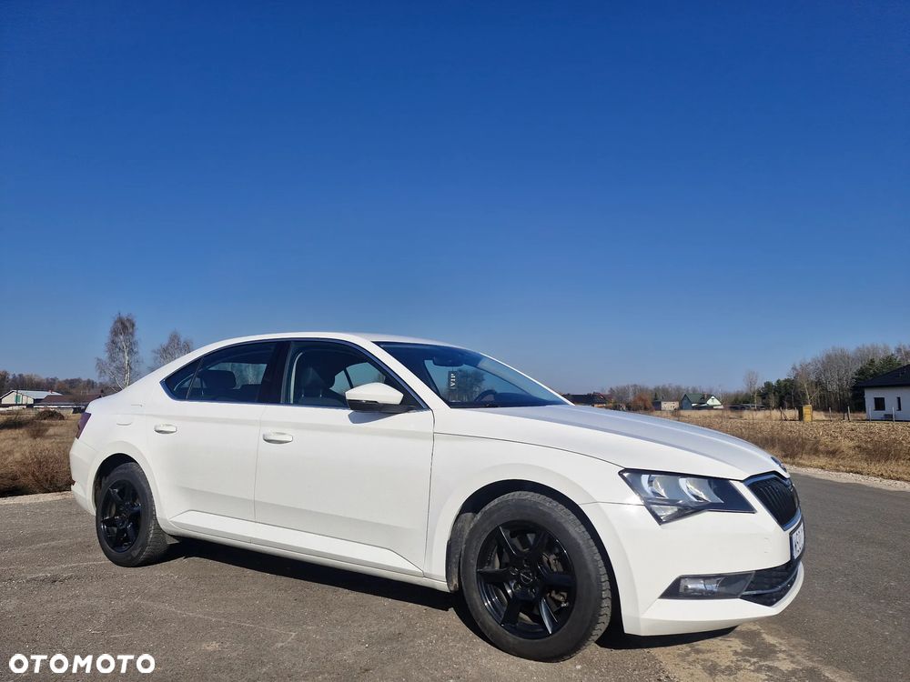 Skoda Superb 1.6 TDI DSG Ambition - 3